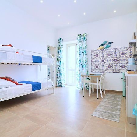 Airport Guest Houses Neapol Zewnętrze zdjęcie