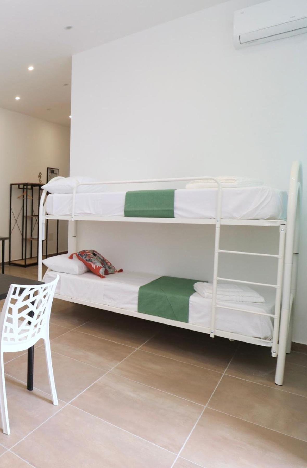 Airport Guest Houses Neapol Zewnętrze zdjęcie
